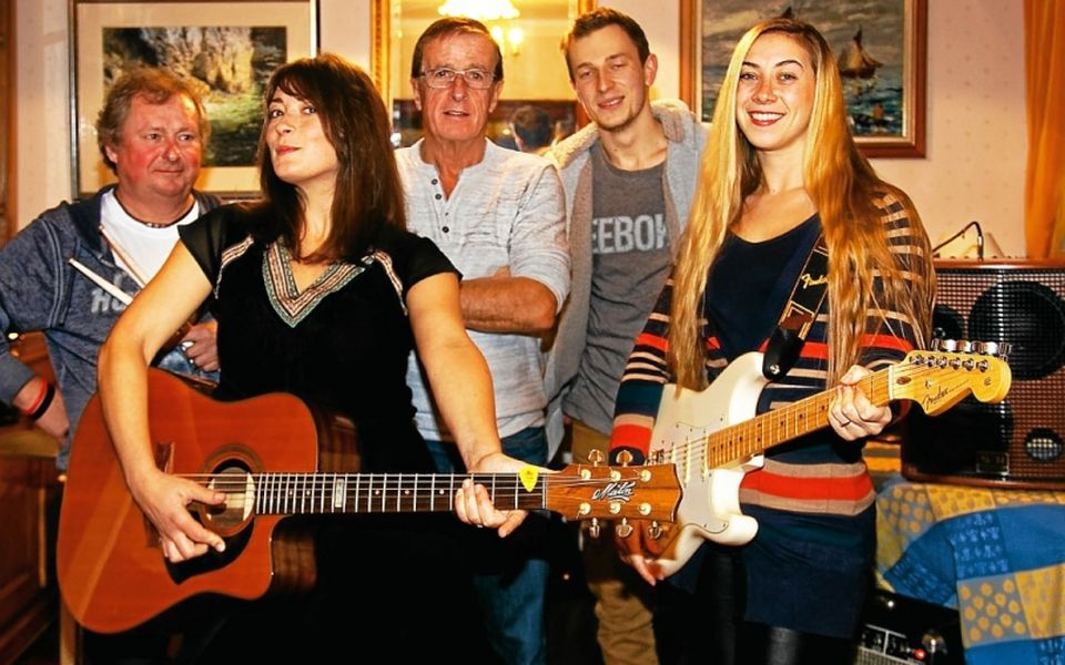 Folkan&rsquo;s Folk chante la variété française